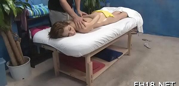  Gir gets an gazoo massage then fucks her therapist